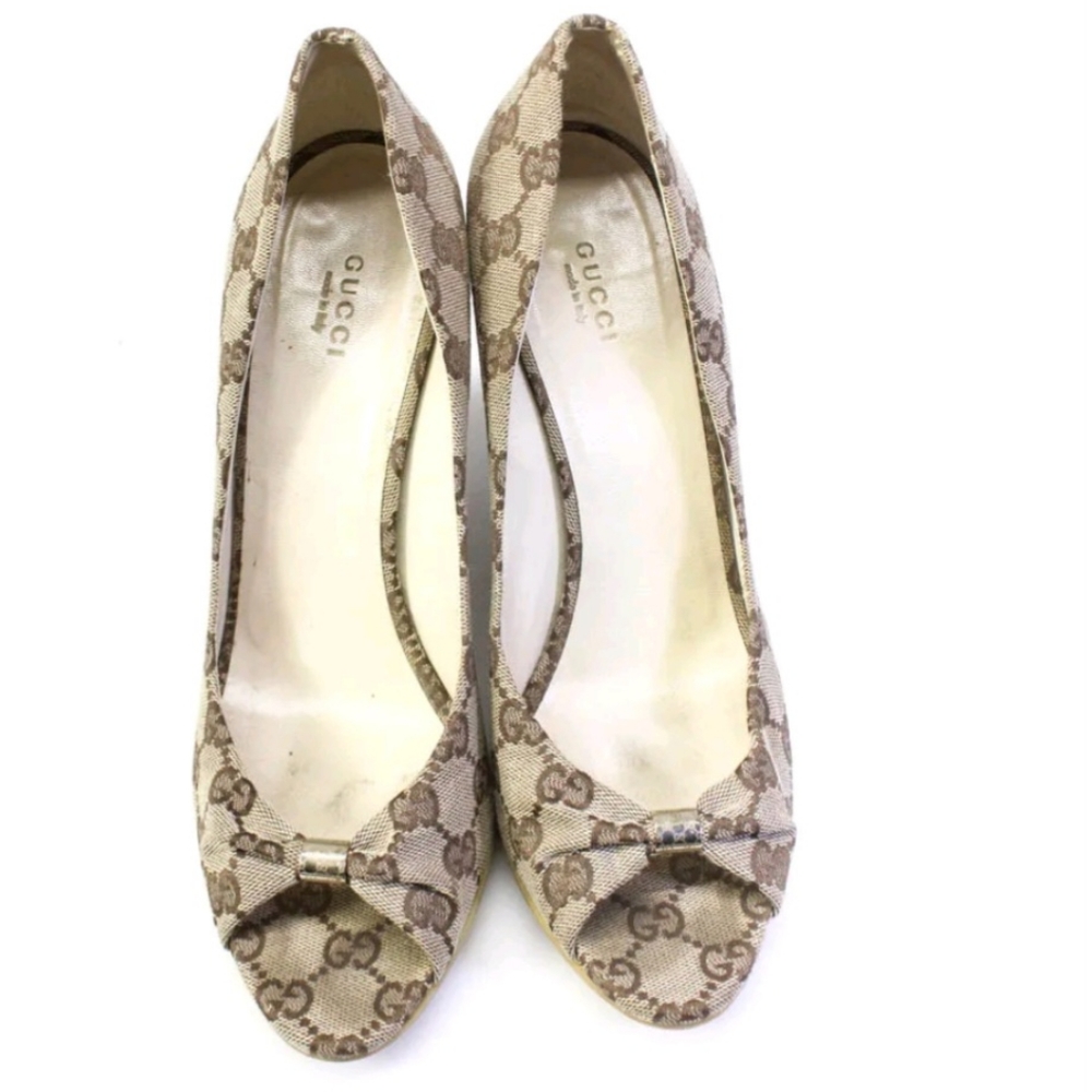 Woman authentic gucci wedges